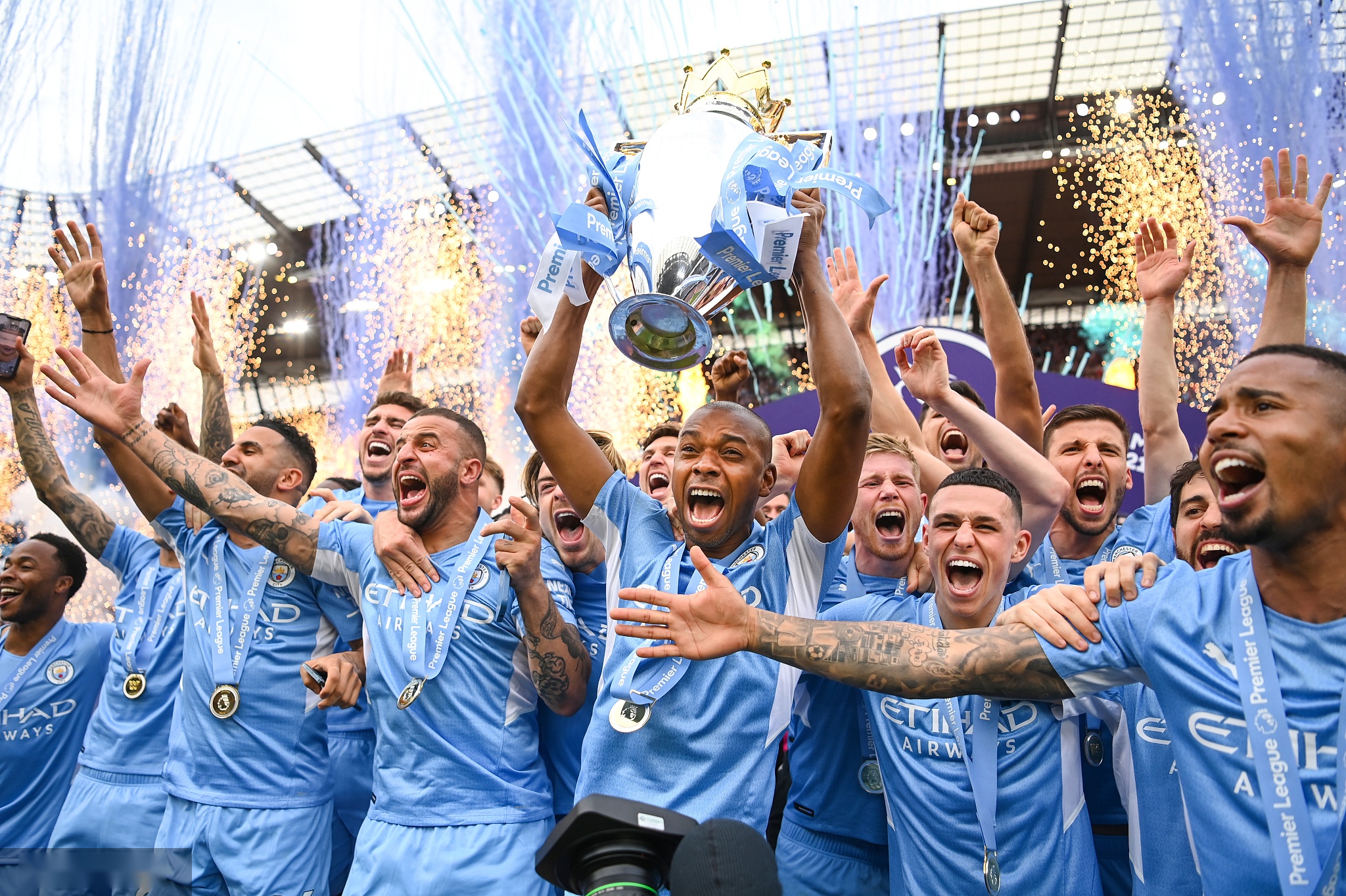 少类似的极 少类似的极