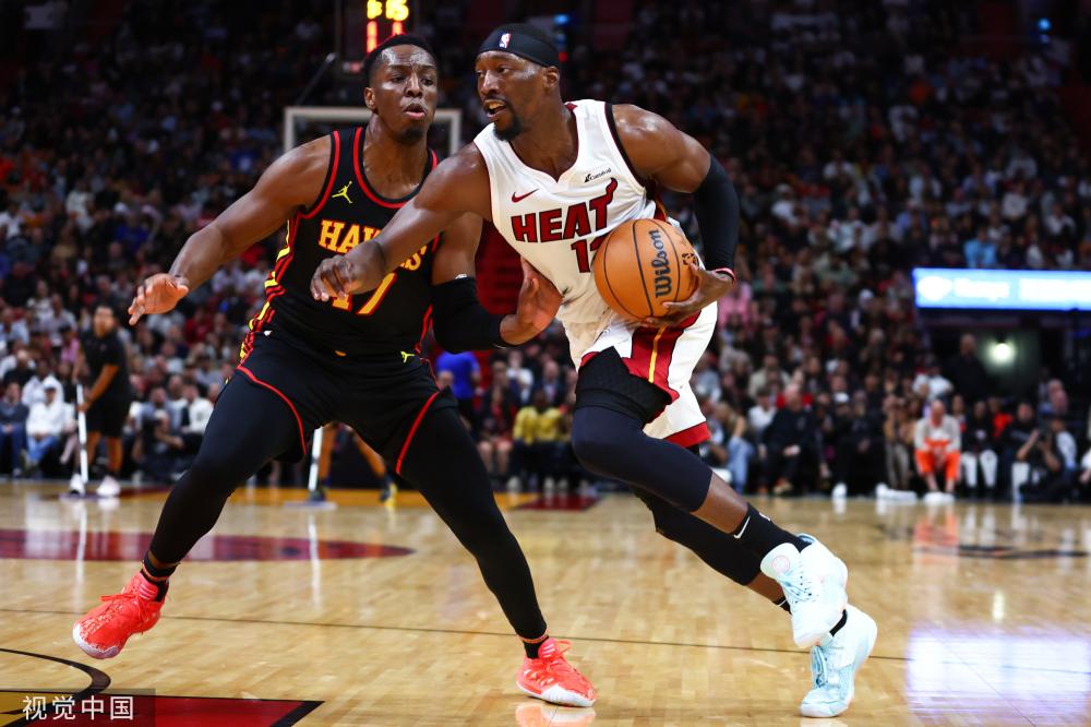 時刻屢建奇 時刻屢建奇